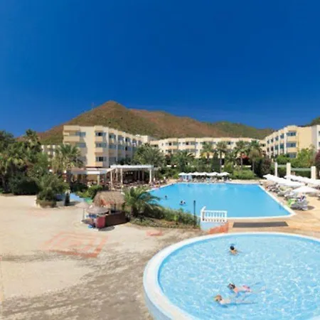 Üdülőközpont Fortezza 5*